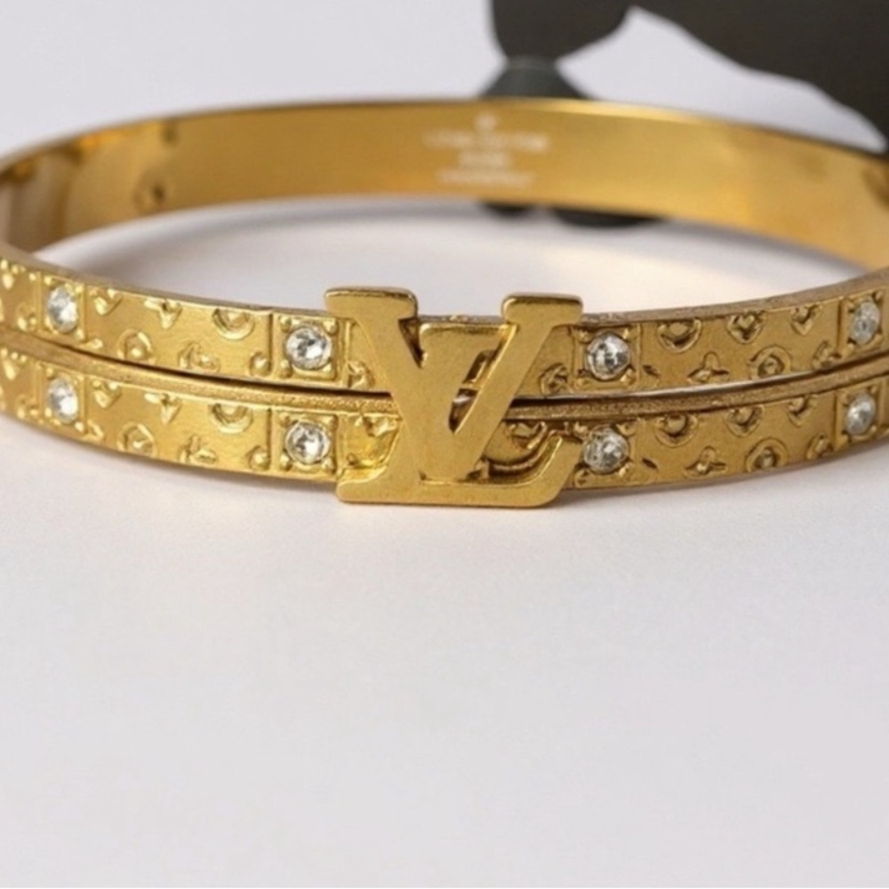 New! Fashion Luxury Logo Bracelet with Velvet Pouch